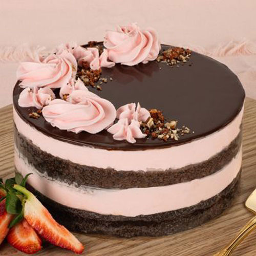 Eggless Vegan Strawberry Chocolate Cake